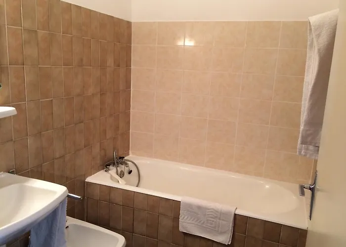 佩里戈尔餐厅酒店 2* 茅尔斯